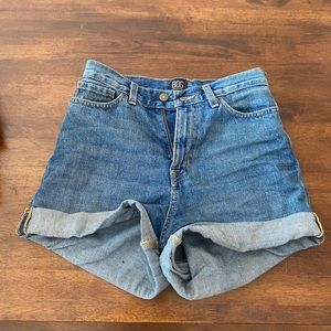 URBAN OUTFITTERS BDG MOM SHORTS